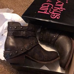 Corkys leather boots. Size 9
